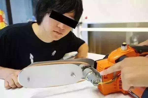 什么？将电锯改造成按摩器？