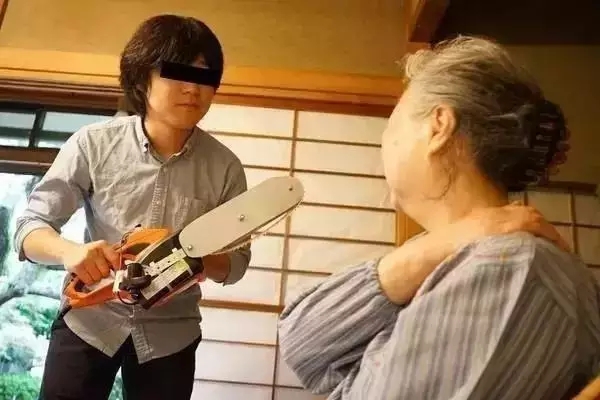 什么？将电锯改造成按摩器？